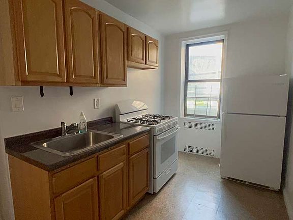 2nd image of 1200 College Ave APT 1M