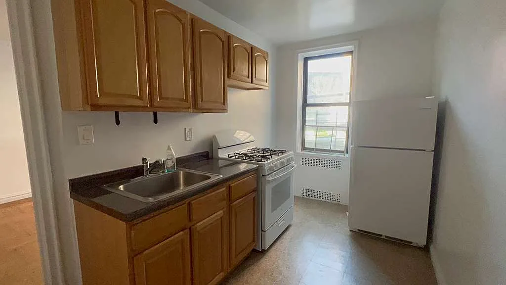 Building Photo - 1200 College Ave #1M