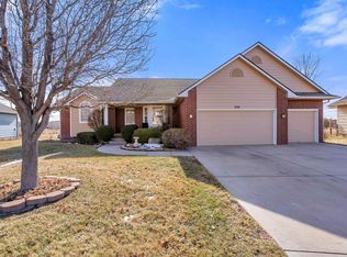 340 S Quail Run Ct, Andover, KS 67002