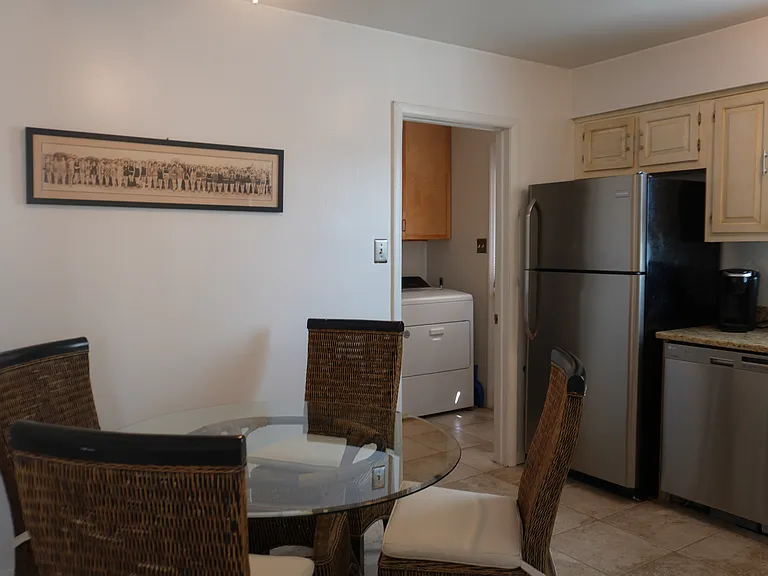 453 Berkshire Dr — Photo 11