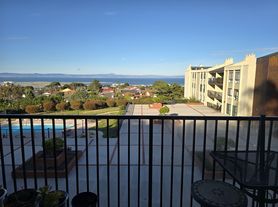 380 Vallejo Dr, Millbrae, CA