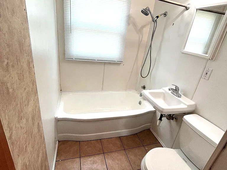1620 Melrose Dr — Photo 8