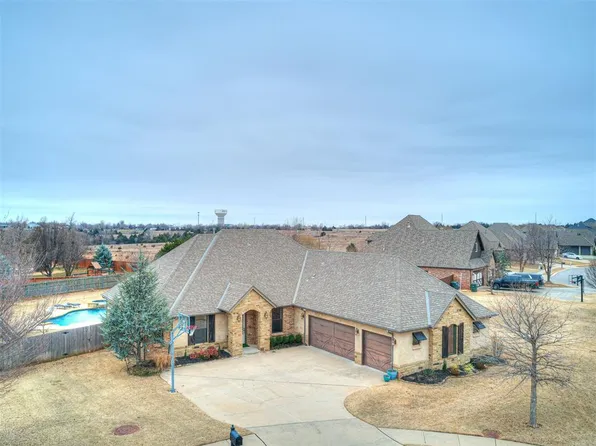 700 Tacoma Bridge Ct, Edmond, OK 73034