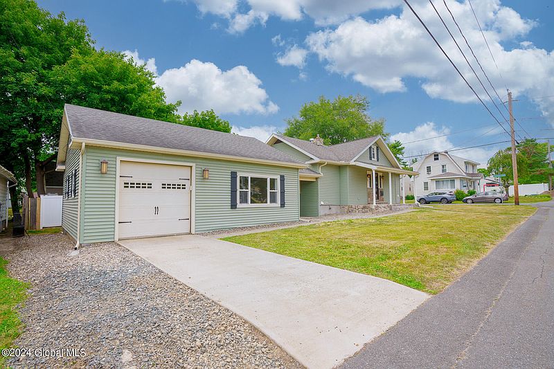 3rd image of 26 Vista Avenue