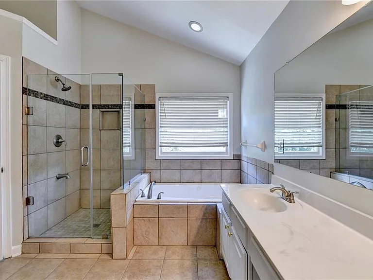2835 Crestmont Ct — Photo 59