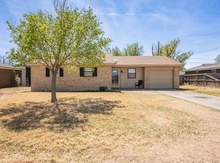1202 E 12th St, Dalhart, TX 79022