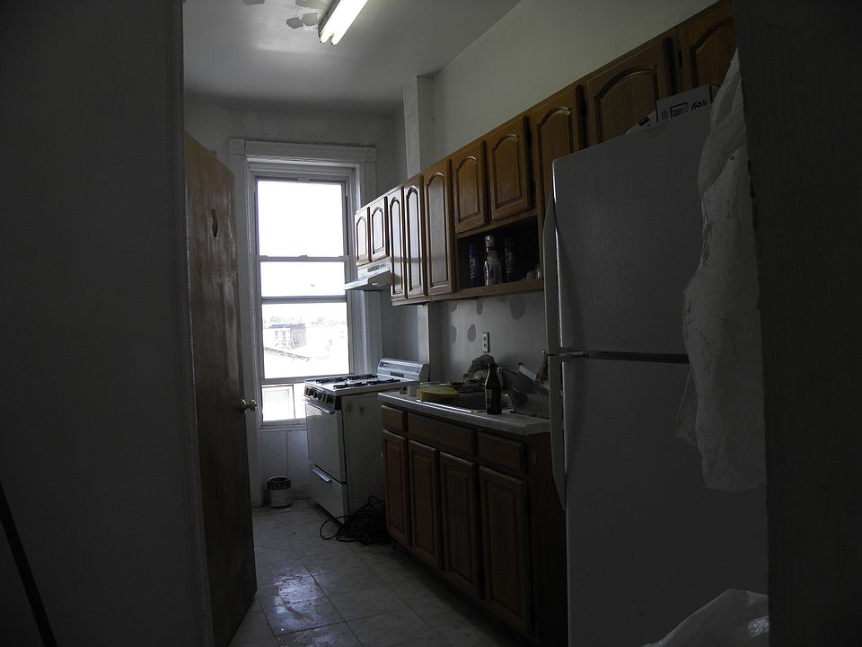 2nd image of 357 Franklin Ave APT 1