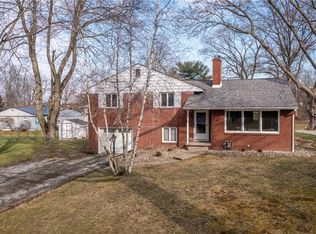 635 Sugar Hollow Rd, Hermitage, PA 16148