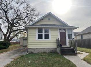 2423 16th St, Two Rivers, WI 54241