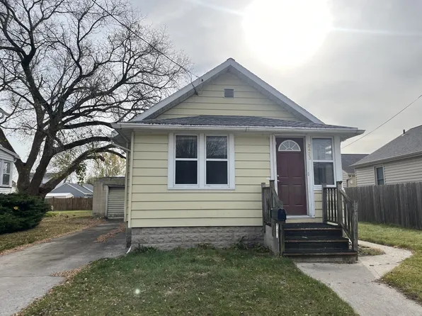 2423 16th St, Two Rivers, WI 54241