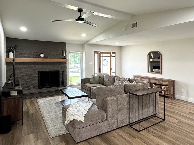 13930 Rolling Hills Ln — Photo 6