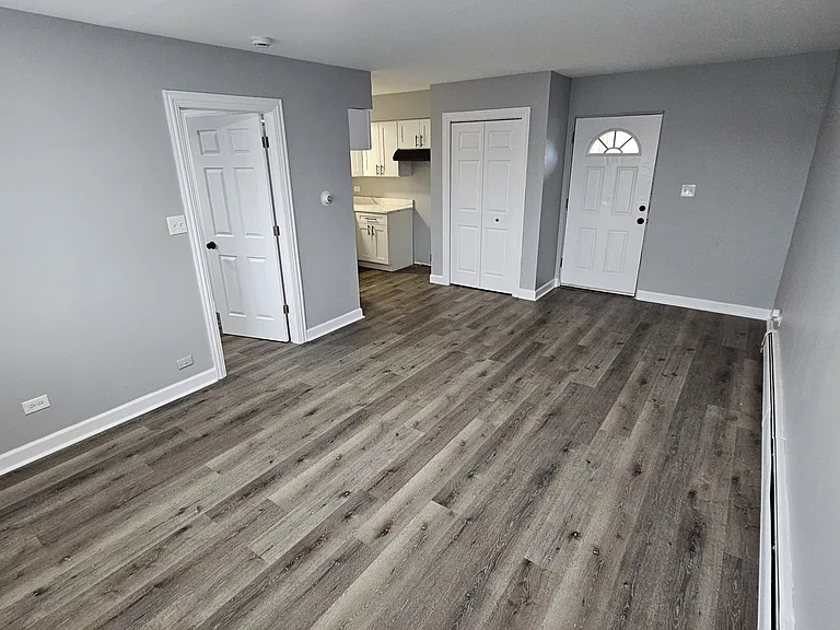 6929 Pershing Rd #8 — Photo 11