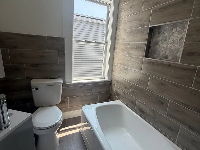 676 Columbia Ave — Photo 3