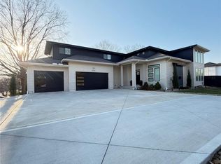 9702 NW 75th St, Weatherby Lake, MO 64152