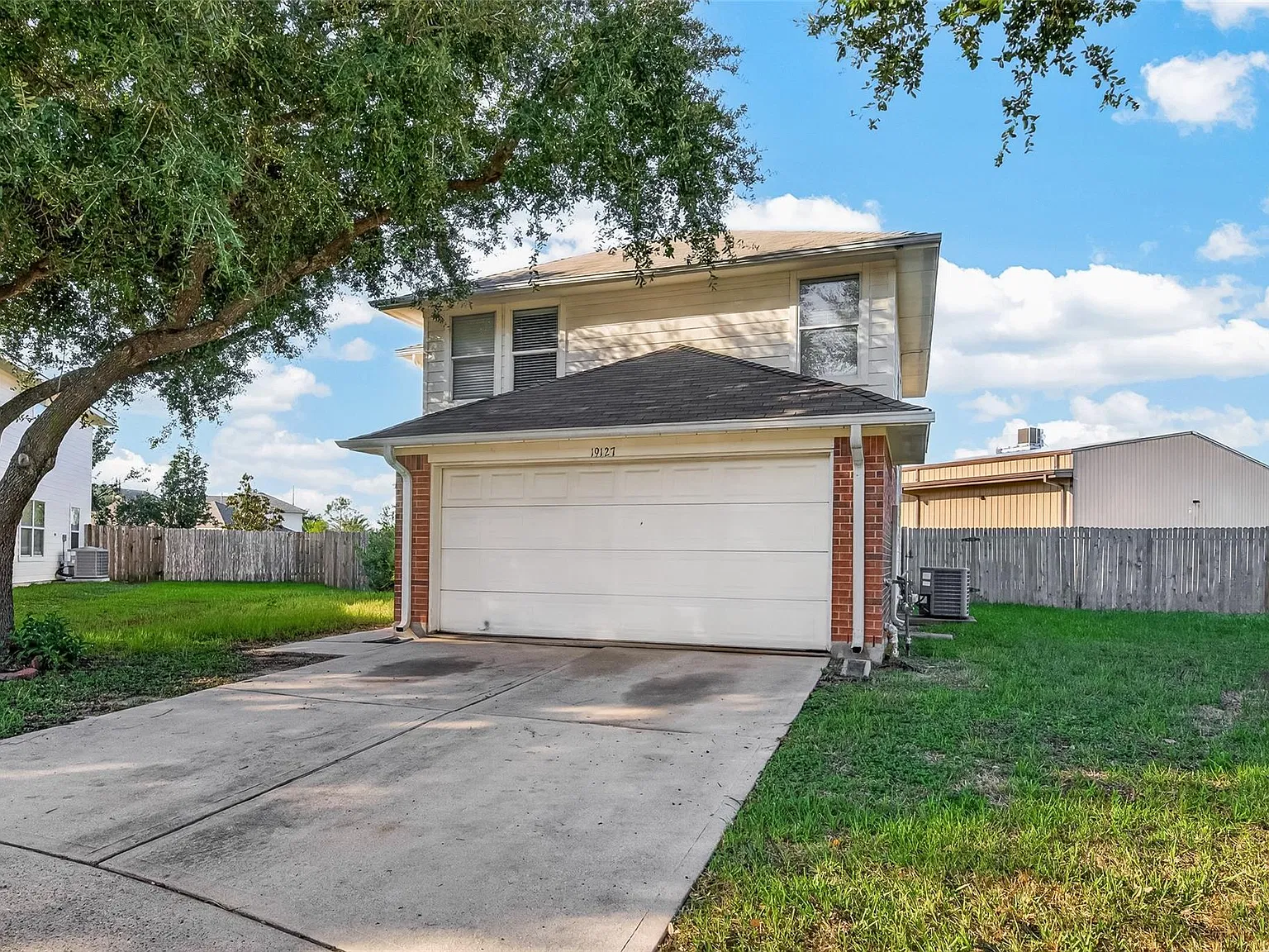 3 bed, 2.5 bath, 1580 sqft, $2,100 — Photo 1