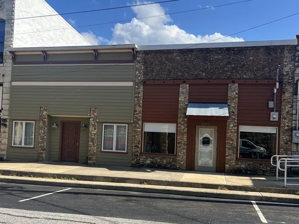 207 & 211 Old Main St, Yellville, AR 72687