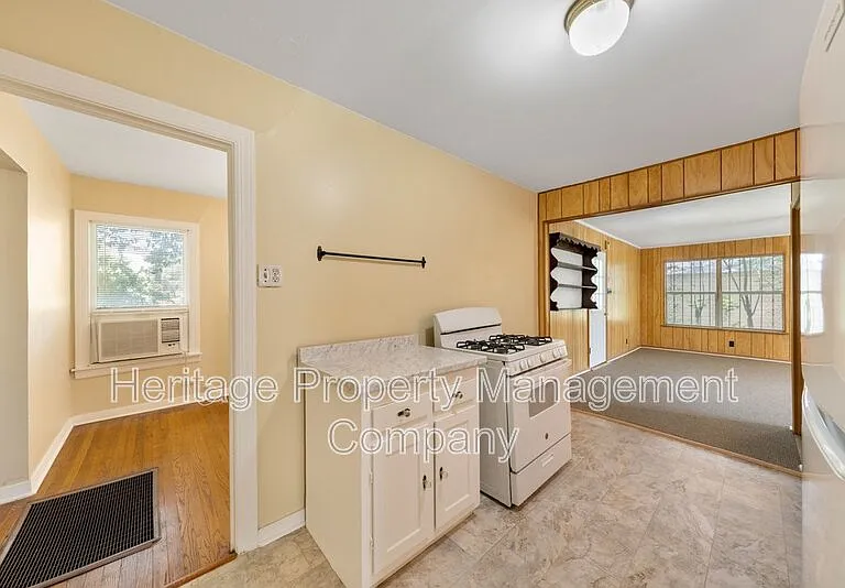 229 Alexander Hamilton Dr #1 — Photo 13