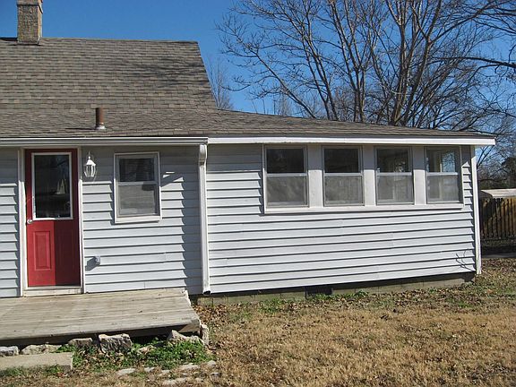 5th image of 1112 E Harvard St