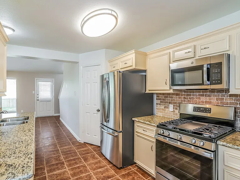 8238 Fuqua Gardens Dr — Photo 8