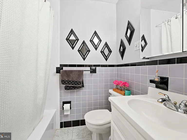 527 Lee Rd — Photo 4