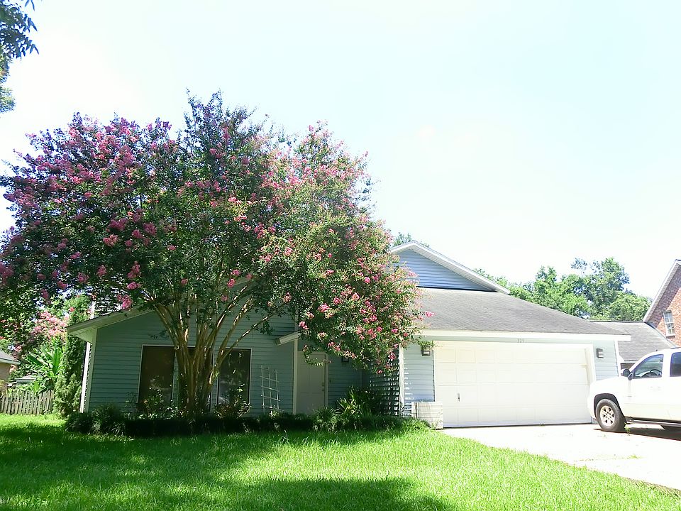 1st image of 329 Teakwood Dr