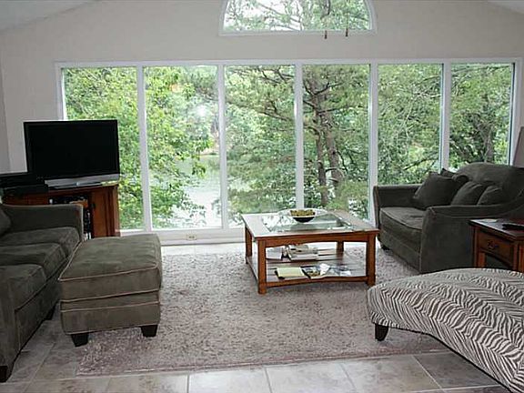 4th image of 33 Tibberton Circle Dr
