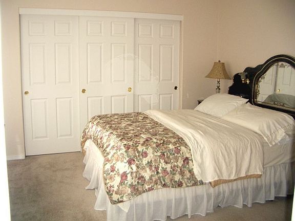 Master Bedroom w/Vaulted Ceilings