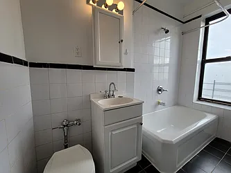 Rented by R New York