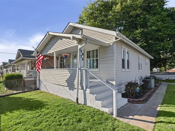 2626 Plainview Ter, Alton, IL 62002