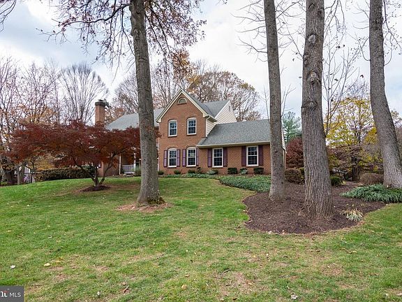 4th image of 6501 Heather Brook Ct