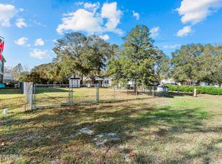 125 NW 19th St, Oak Island, NC 28465