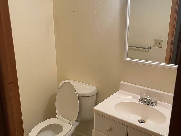 4993 Robinhood Dr — Photo 2