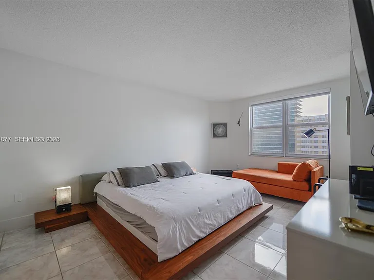 1950 S Ocean Dr #19E — Photo 26