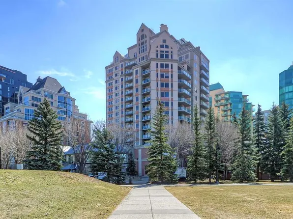 200 NW La Caille Pl SW #902, Calgary, AB T2P 5E2
