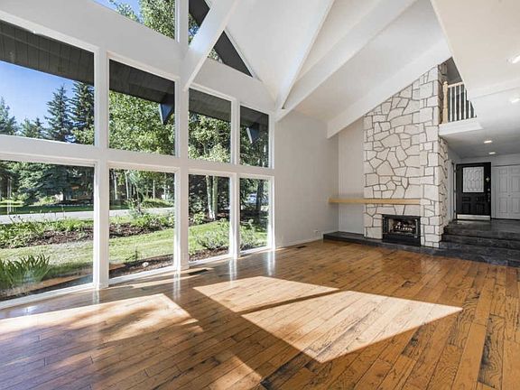 5th image of 2678 Creek Dr