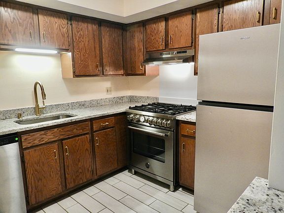 2nd image of 7225 Hilltop Dr