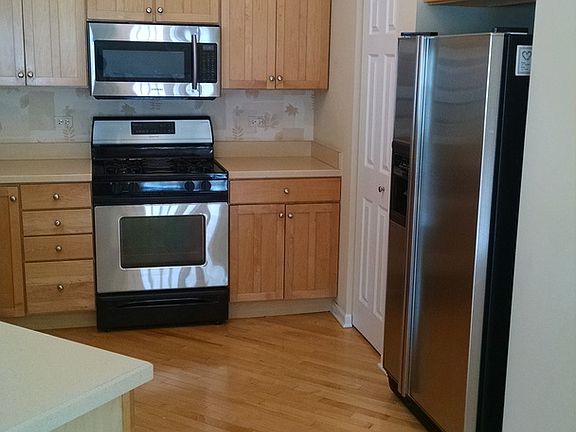 4th image of 1112 N Oakwood Dr