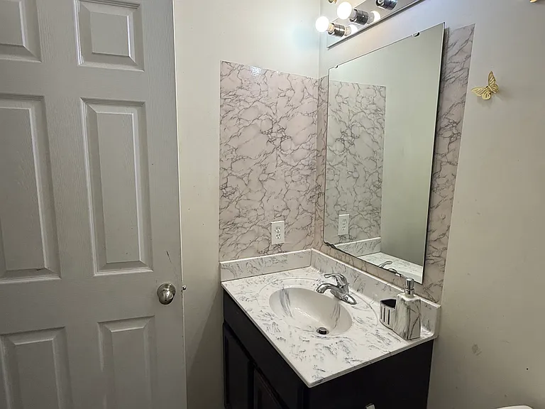 822 Blue Ash Trl — Photo 14