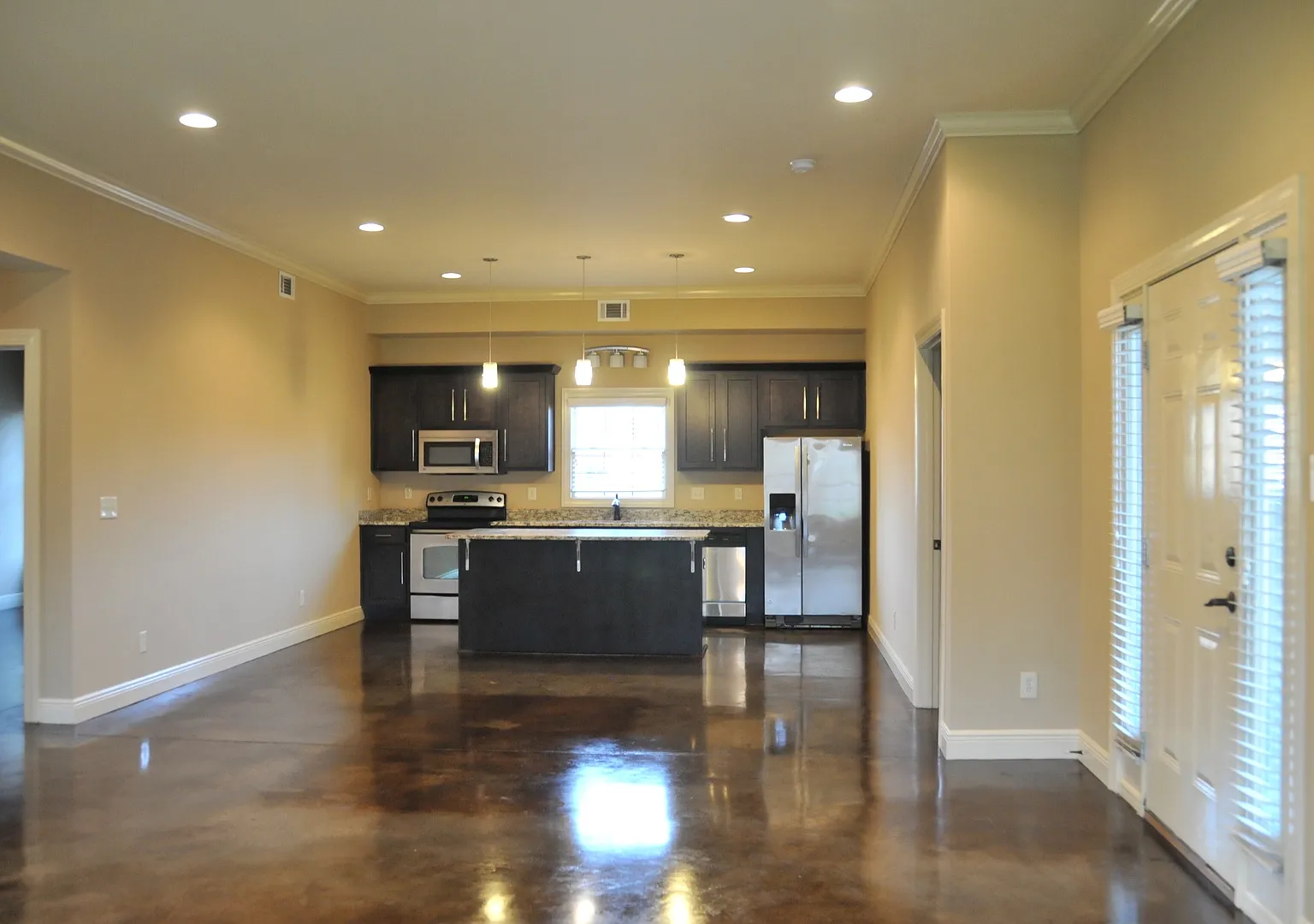 497 Wesley Place — Photo 3