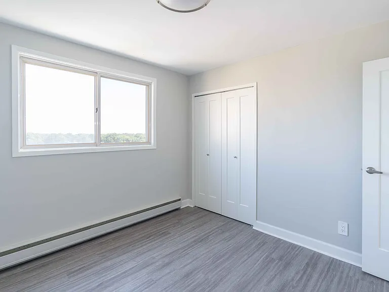 176 Vidal St S — Photo 22
