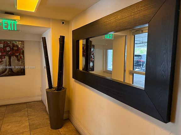 2nd image of 910 Michigan Ave APT 305