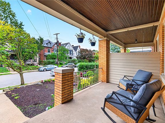 3rd image of 635 E End Ave