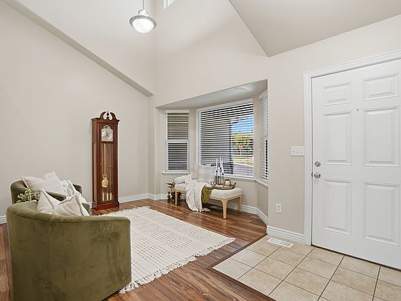 4th image of 451 W Misty Sage Way S