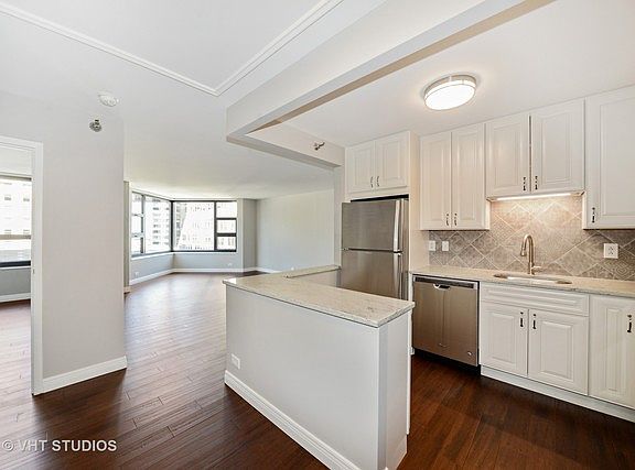 5th image of 401 E Ontario St APT 1103