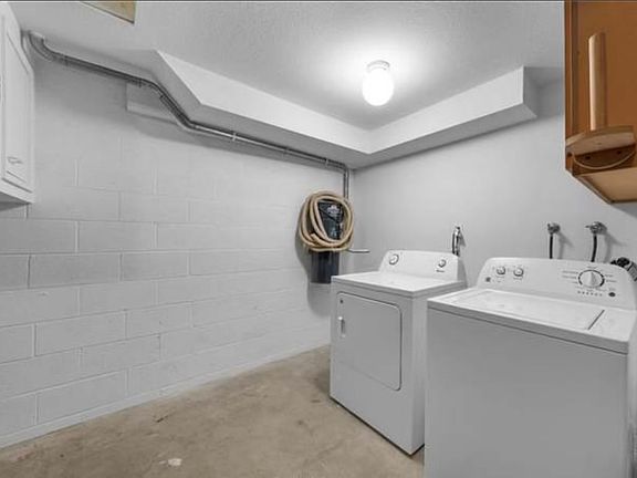 5th image of 1457 Manhattan Beach Blvd