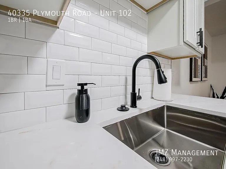 40335 Plymouth Rd #102 — Photo 16