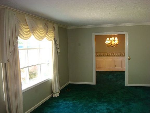 8814 Hurricane Ridge Road Formal Living Room