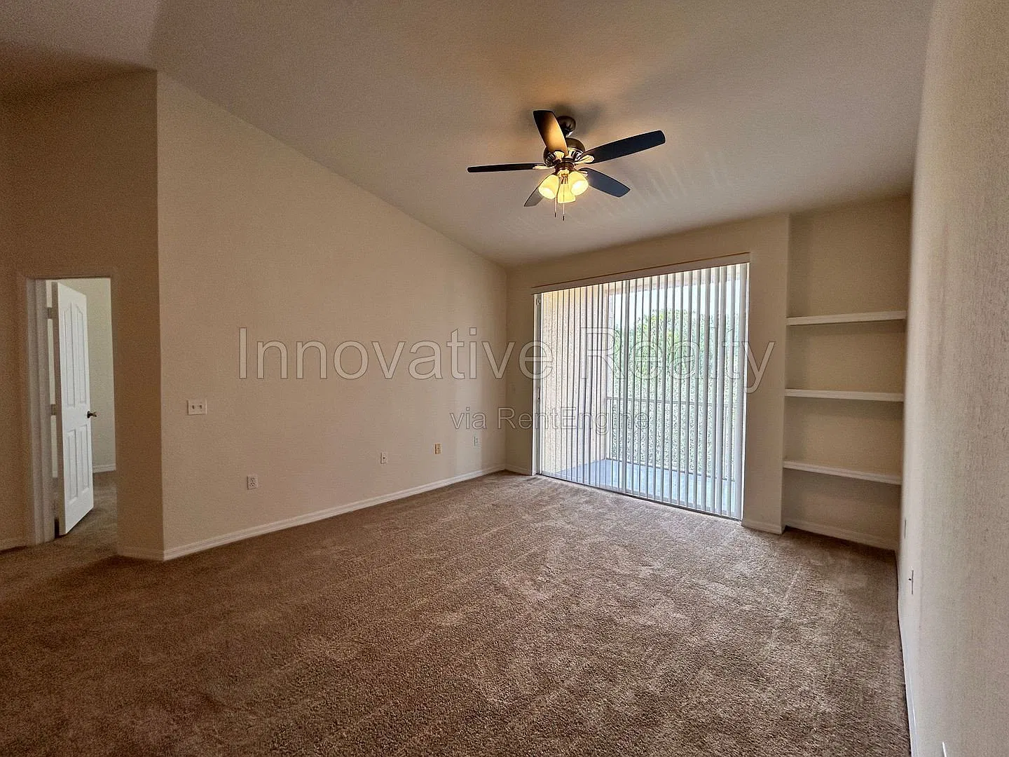 2 bed, 2.0 bath, 1048 sqft, $1,595 — Photo 2