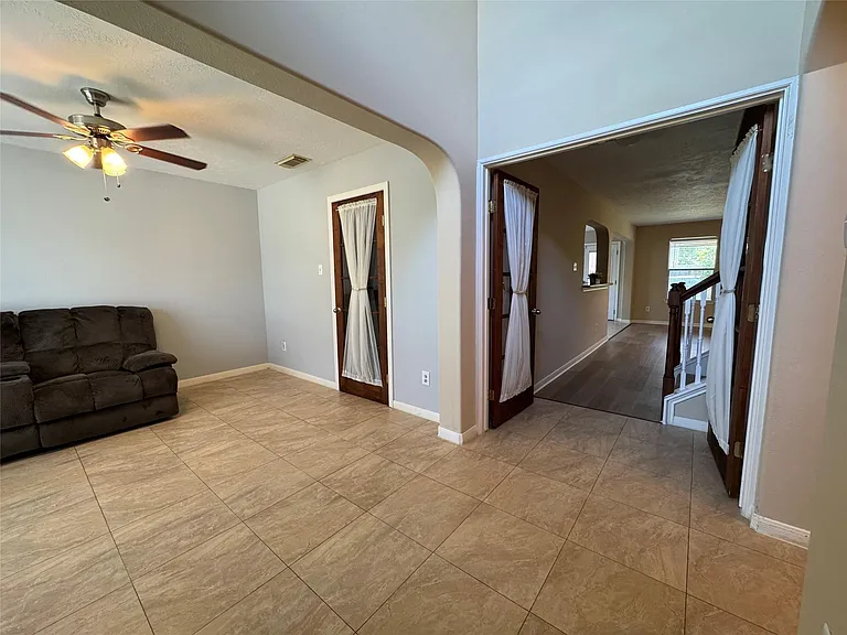 2515 Ember Canyon Ln — Photo 2