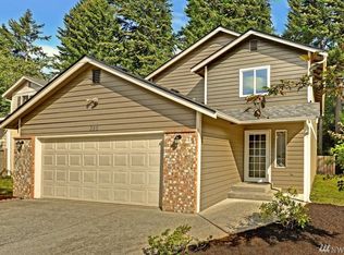 386 NW Grandstand St, Bremerton, WA 98311